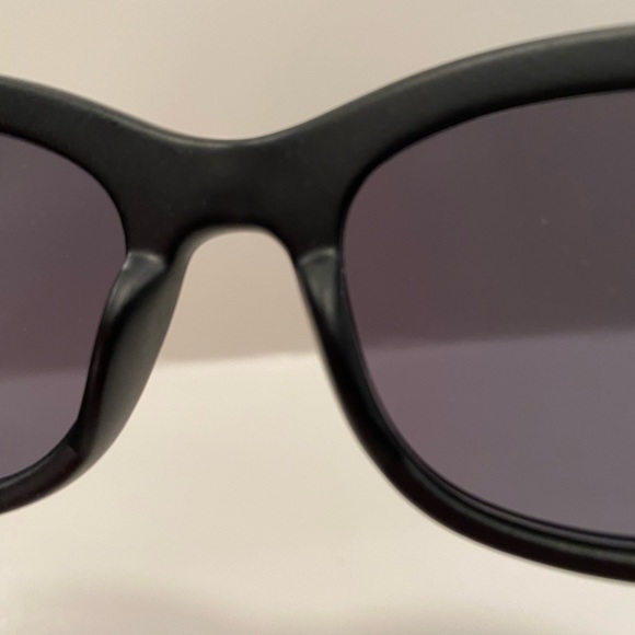 LOGO by Lori Goldstein Black Matte Sunglasses w/Case - Picture 5 of 12